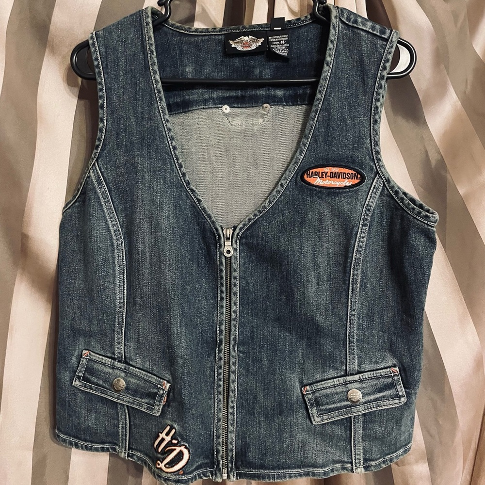 Woman’s Harley-Davison Ziip Denim Vest